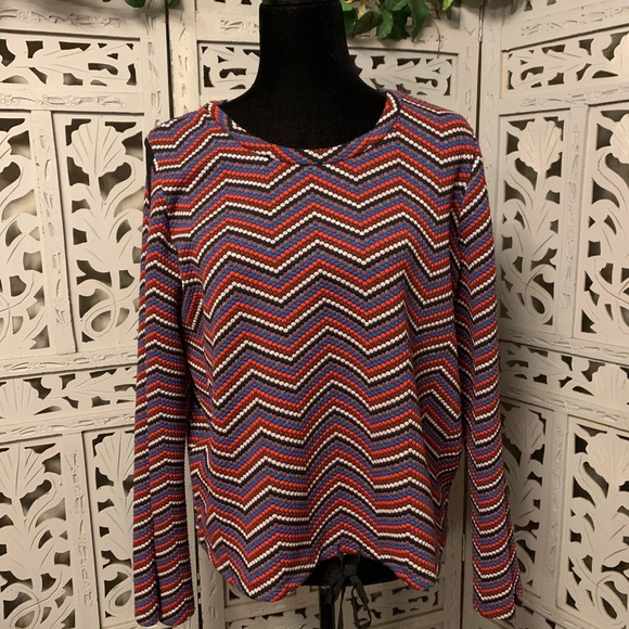 BCBGeneration! CUTE BLACK BLUE RED PATTERN TEXTURED STRETCHY LONG SLEEVE TOP - Picture 1 of 8